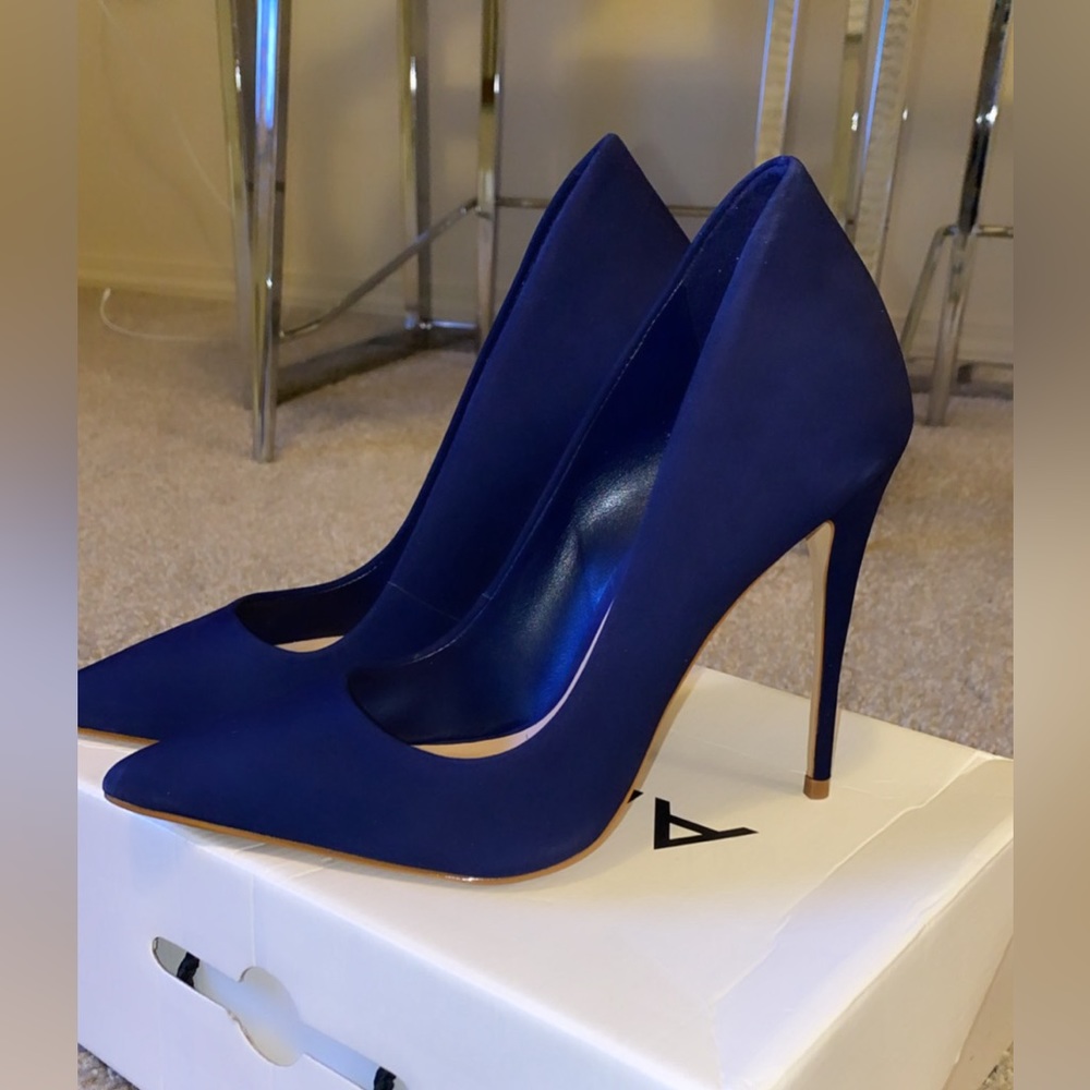 Aldo Cassedy Heels Size 7- Navy Blue